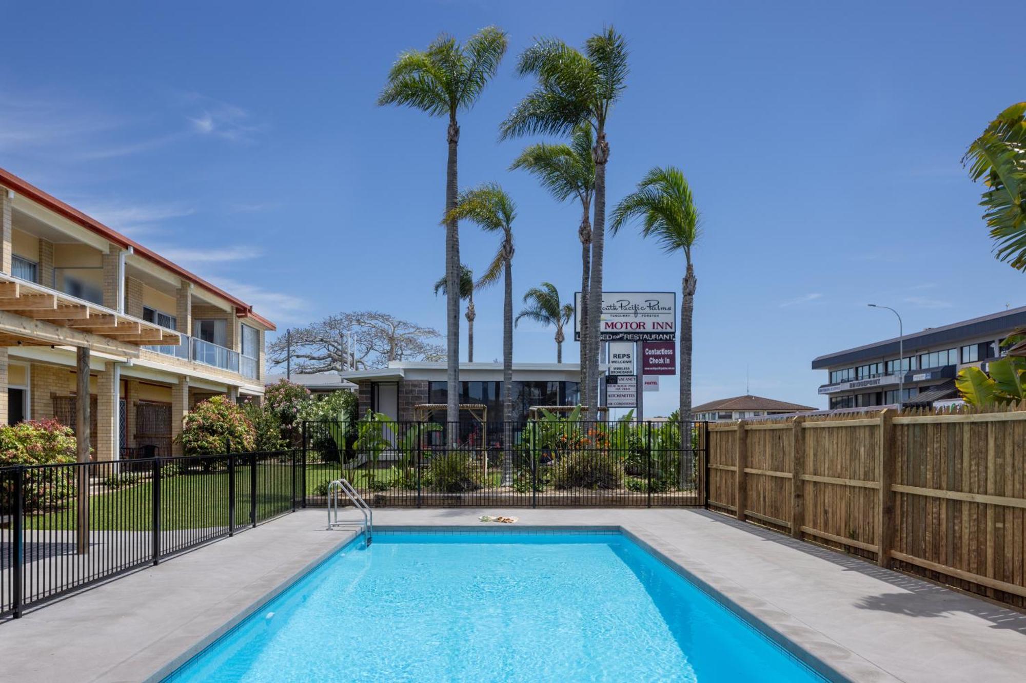 South Pacific Palms Motor Inn タンカリー エクステリア 写真